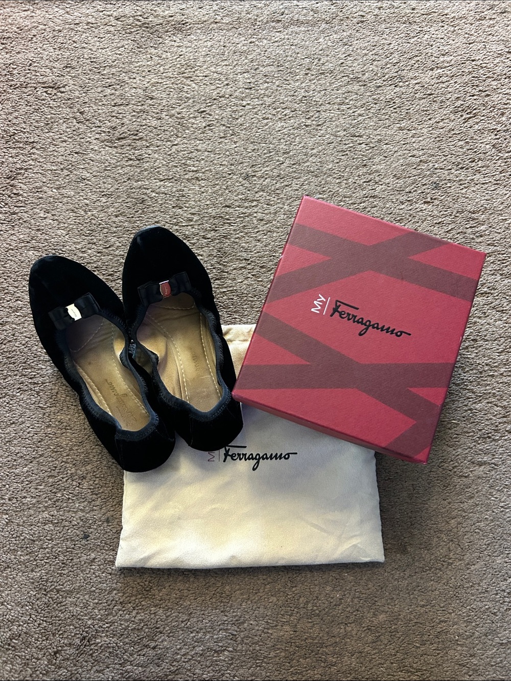 Salvatore Ferragamo Foldaway Black Suede Vara Bow Flats Y2K